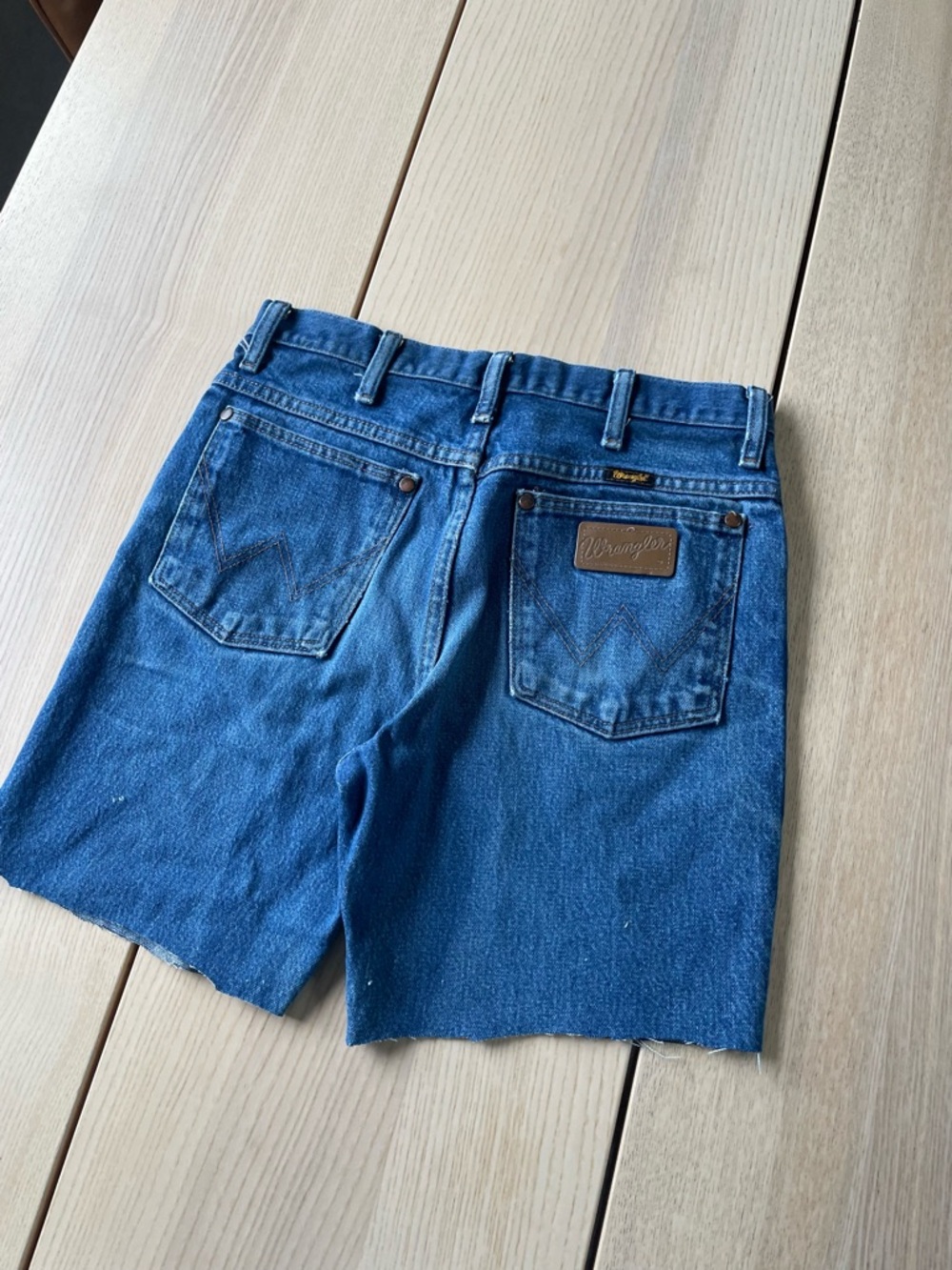 Wrangler Cutoff Denim Shorts size 30 women’s **can be further cut! Cutoff shorts